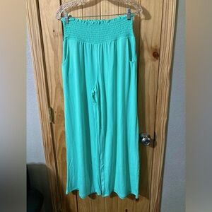NWOT - Zenana size XL pull-on wide-leg pants with smocked waist